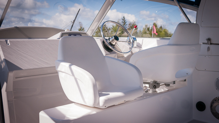 inver-empress-boat-layout-steering-wheel